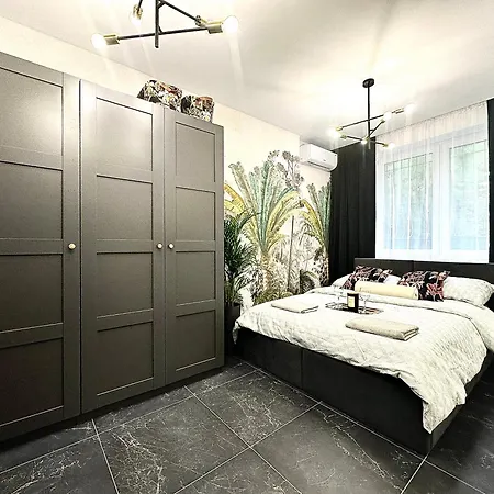 Golden ~ 1000m Main Square ~ Self Check-in 24h Apartament *