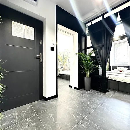 Apartment Golden ~ 1000m Main Square ~ Self Check-in 24h Wroclaw