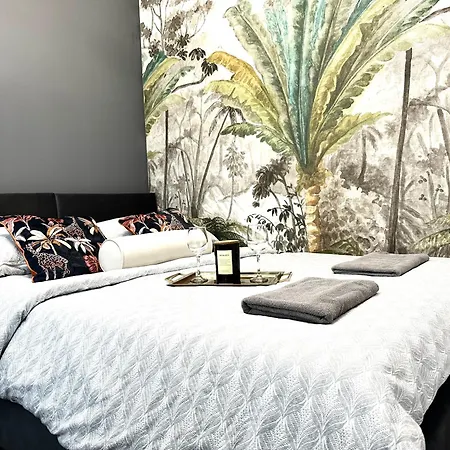 Apartment Golden ~ 1000m Main Square ~ Self Check-in 24h *